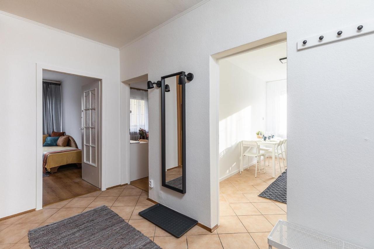 Room, Pirenejska 20 Cozy Rooms Warschau Exterior foto